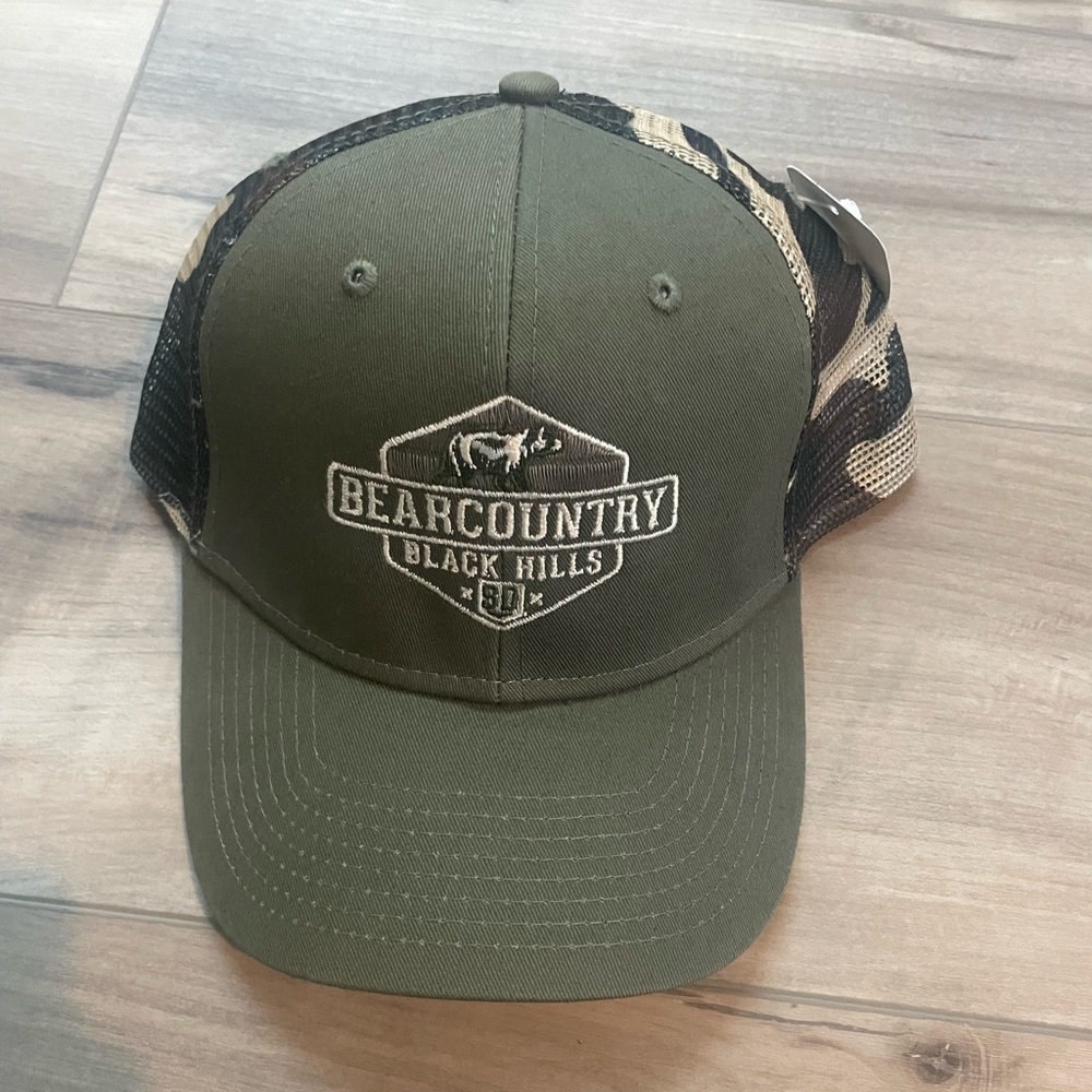 Bear country black hills South Dakota green and camo hat new with tags ouray